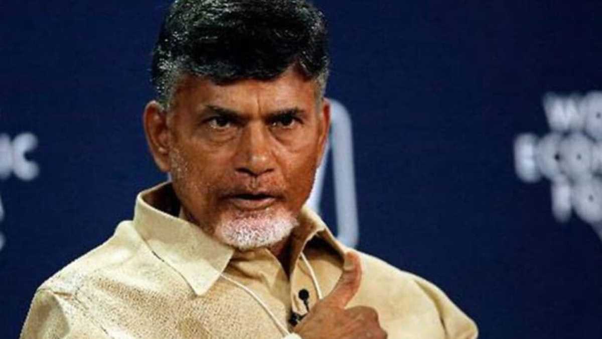 चंद्रबाबू नायडू के काफिले पर पथराव